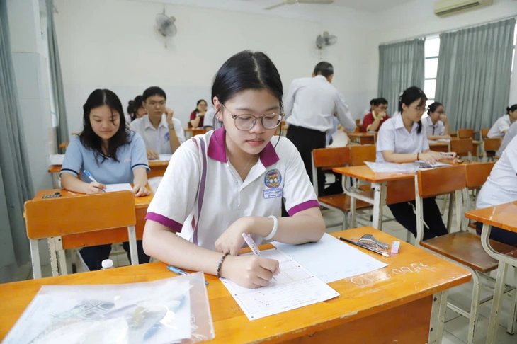 thi tốt nghiệp - Ảnh 3.