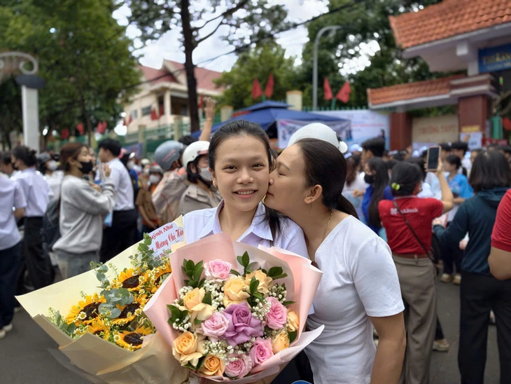 Đề vật lý thi tốt nghiệp THPT 2026: Nhiều lý thuyết, phân hóa thí sinh tốt - Ảnh 10. Đề vật lý - Ảnh 10.