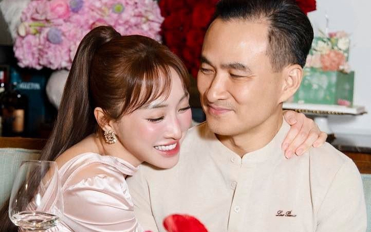 Bé 7 - đạo diễn vở kịch 'Đảo hoa hậu' đang bị Sở rà soát là ai? - Ảnh 6.