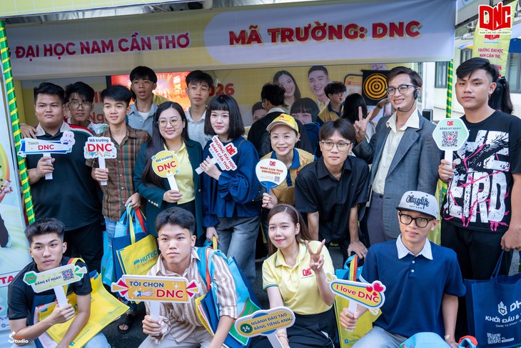 Trường đại học Nam Cần Thơ: Hơn 2.000 suất học bổng cho tân sinh viên - Ảnh 3.