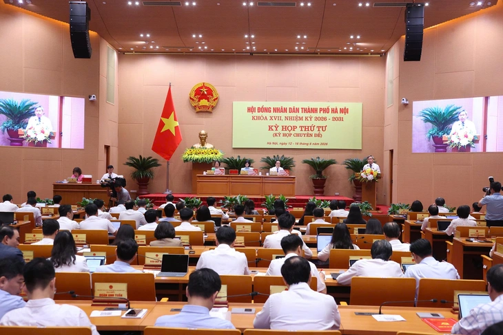 Chủ tịch Hà Nội: Quá thận trọng khi xây dựng chính sách sẽ bỏ lỡ cơ hội, nhưng nóng vội sẽ rủi ro - Ảnh 1.