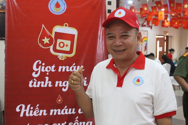 Lần đầu hiến máu chỉ sợ bệnh viện báo ‘có bệnh’ - Ảnh 1. Quyết định gắn bó với hiến máu nhờ 1 bài báo - Ảnh 1.