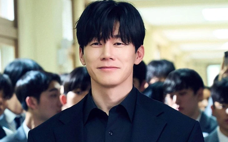 Phong cách 'hack tuổi' của Jin Ki Joo - Ảnh 11.