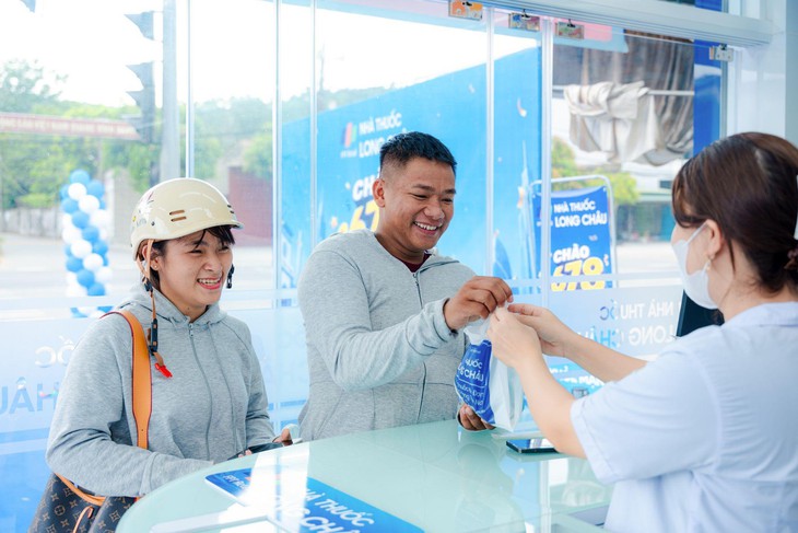 Long Châu mở rộng 2.678 nhà thuốc khắp cả nước, tiếp cận chăm sóc sức khỏe cho hàng triệu người - Ảnh 3.