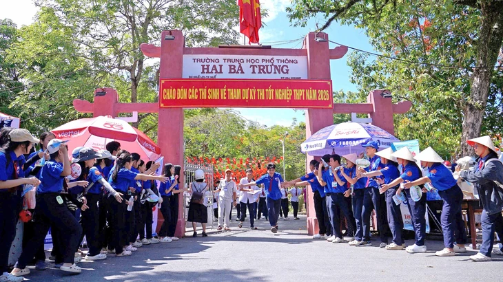 Sĩ tử 2K8 rạng rỡ tạm biệt mùa thi 2026 - Ảnh 13.