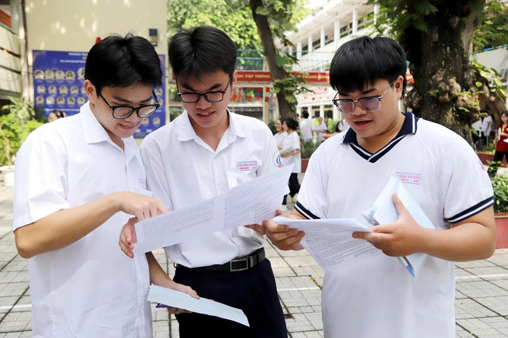 Điểm chuẩn đại học khó biến động lớn - Ảnh 1. điểm chuẩn - Ảnh 1.