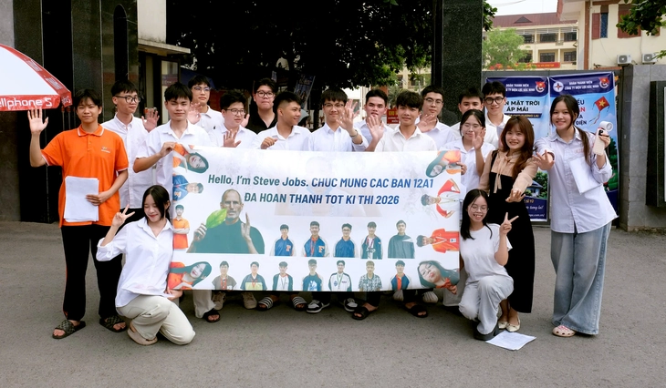 Sĩ tử 2K8 rạng rỡ tạm biệt mùa thi 2026 - Ảnh 16.
