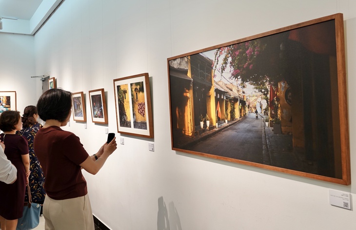Nguyễn Việt Dzũng kể chuyện Hội An bằng những góc phố ít người thấy - Ảnh 4. Nguyễn Việt Dzũng - Ảnh 4.