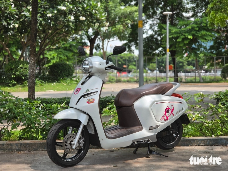 VinFast Klara S - Ảnh 7.