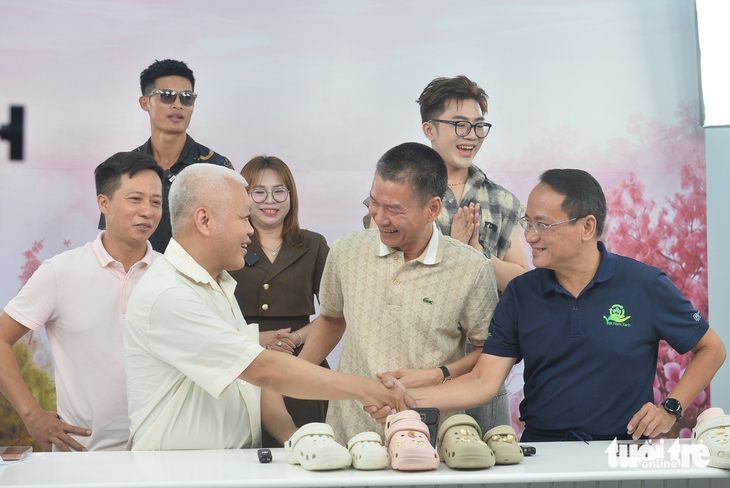 Phiên livestream 'Tiếp sức hoa mặt trời' chấn động về giá, không giới hạn số lượng đã bắt đầu - Ảnh 2. ước mơ của Thúy - Ảnh 2.