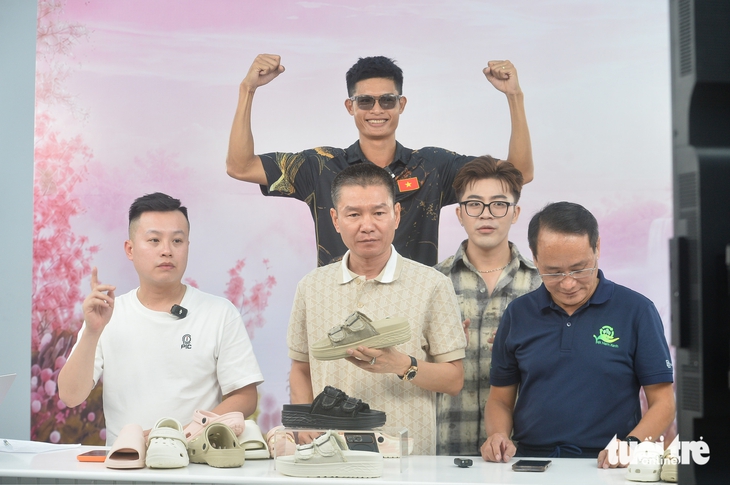 Livestream 'Tiếp sức hoa mặt trời' chấn động về giá thu gần 320 triệu đồng trong 30 phút đầu tiên - Ảnh 3. ước mơ của Thúy - Ảnh 3.