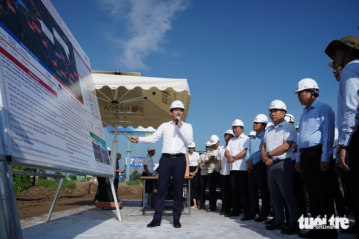 Bộ trưởng Bộ Xây dựng: Khẩn trương bàn giao mặt bằng mở rộng cao tốc TP.HCM - Trung Lương - Mỹ Thuận - Ảnh 2.