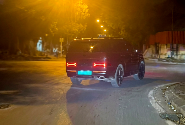 Tai nạn liên quan xe biển xanh ở Hà Nội, Cục CSGT khẳng định 'không phải xe thuộc lực lượng công an' - Ảnh 1.