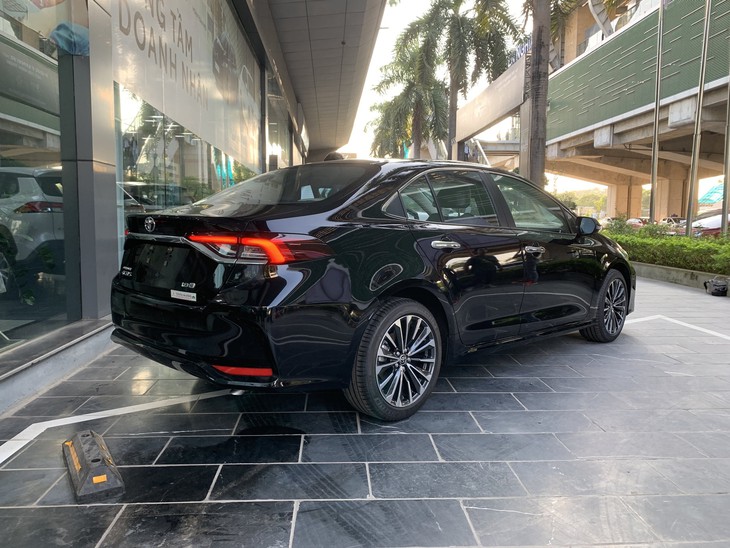Toyota Corolla Altis - Ảnh 2.
