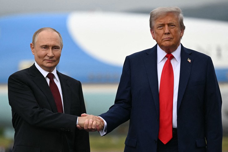 Ông Putin gửi lời chúc mừng sinh nhật, gọi ông Trump là người 'xuất chúng' - Ảnh 1. Trump - Ảnh 1.