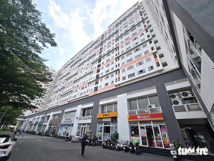 Tiền đổ vào thị trường nhà đất vượt mốc 'triệu tỉ' dù 5 tháng chỉ có 15 sổ hồng cấp lần đầu - Ảnh 1.