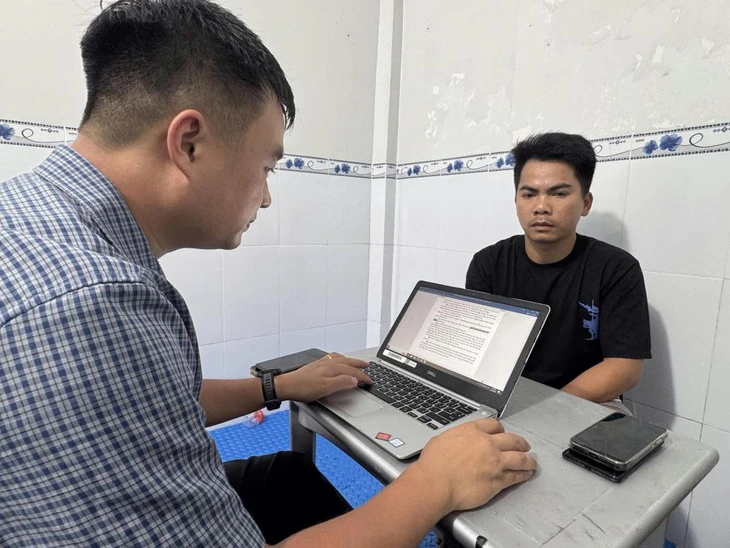Bắt 8 nghi phạm trong đường dây chế tạo, tàng trữ, mua bán trái phép vũ khí quân dụng - Ảnh 1.