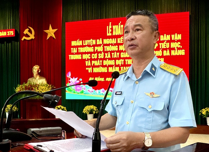 Sư đoàn Phòng không 375 điều hàng trăm bộ đội tăng cường xây trường nội trú biên giới Đà Nẵng - Ảnh 2.
