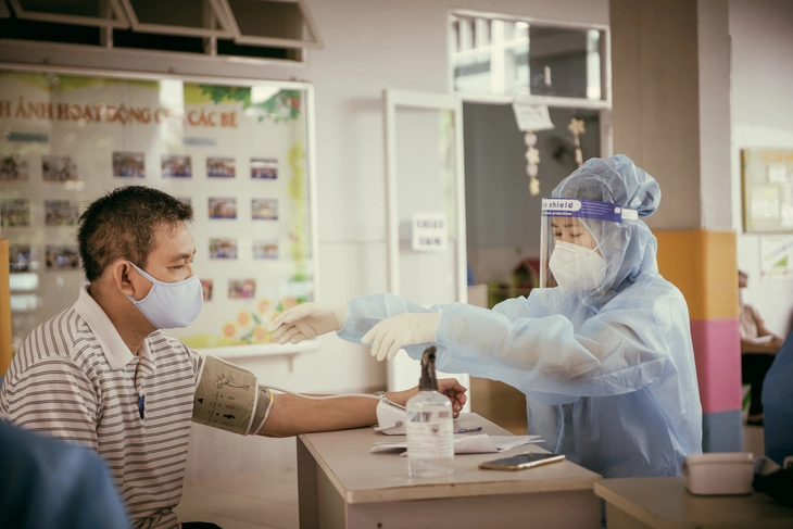 Nghệ sĩ, y bác sĩ và tình nguyện viên hội ngộ 5 năm sau đại dịch COVID-19 - Ảnh 4. COVID-19 - Ảnh 4.