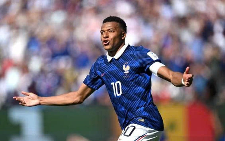 Giải mã màn ăn mừng thổi sáo của Mbappe - Ảnh 2.