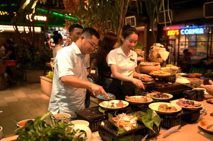 Chạm, ngửi và trải nghiệm ẩm thực bản địa tại Mùa Vàng The Warehouse - Ảnh 4.
