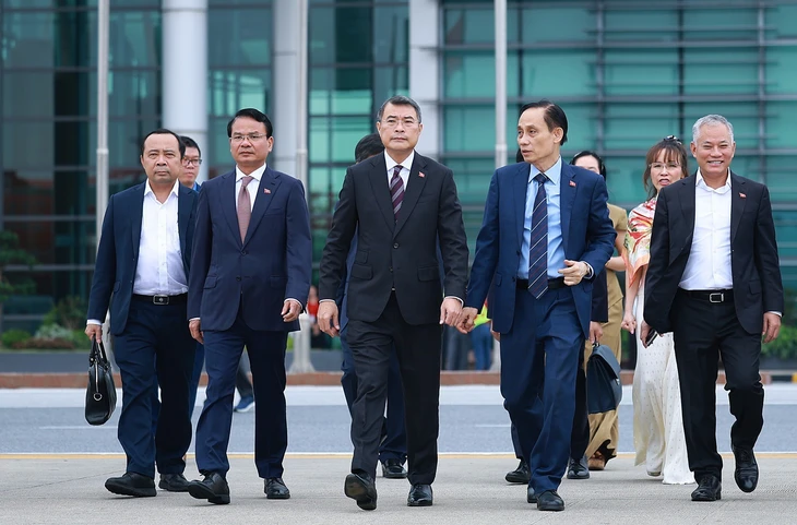 Thủ tướng Lê Minh Hưng lên đường sang Kazan, dự hội nghị ASEAN - Nga - Ảnh 2.