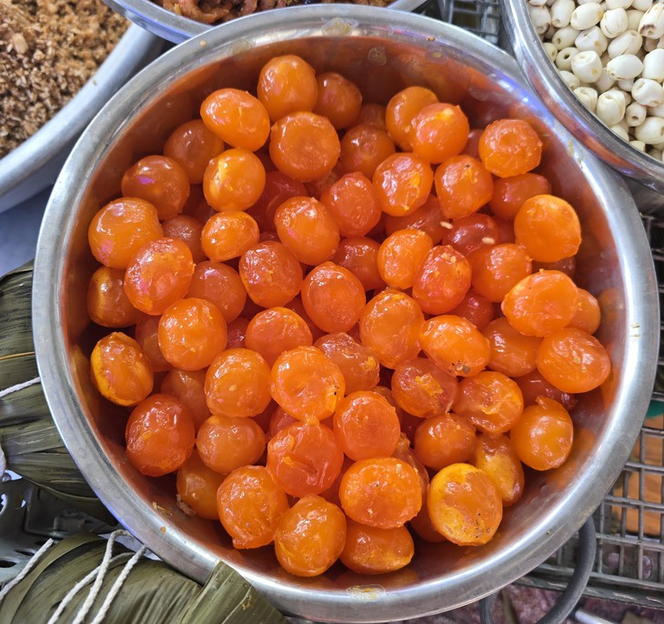 Nấu bánh bá trạng suốt đêm phục vụ Tết Đoan ngọ mùng 5-5 - Ảnh 7.