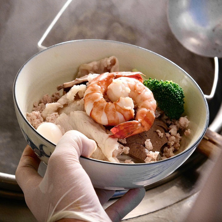 3 đời giữ lửa cho tô hủ tiếu thơm ngon giữa lòng Sài Gòn - Ảnh 5.