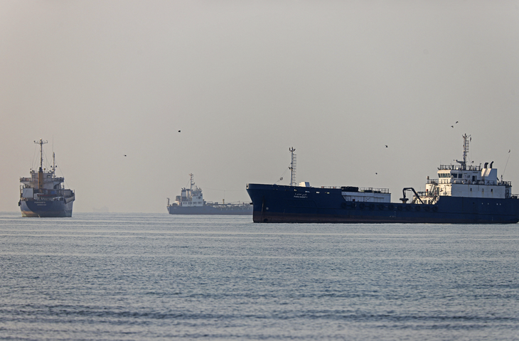 UAE lên kế hoạch chấm dứt hoàn toàn sự phụ thuộc vào eo biển Hormuz - Ảnh 1.
