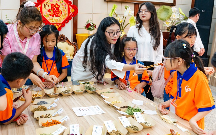 Lo thất nghiệp, giới trẻ Trung Quốc chạy đua học AI - Ảnh 4.