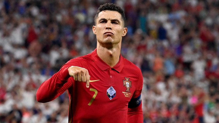 Ronaldo đá chính hay dự bị? - Ảnh 1.