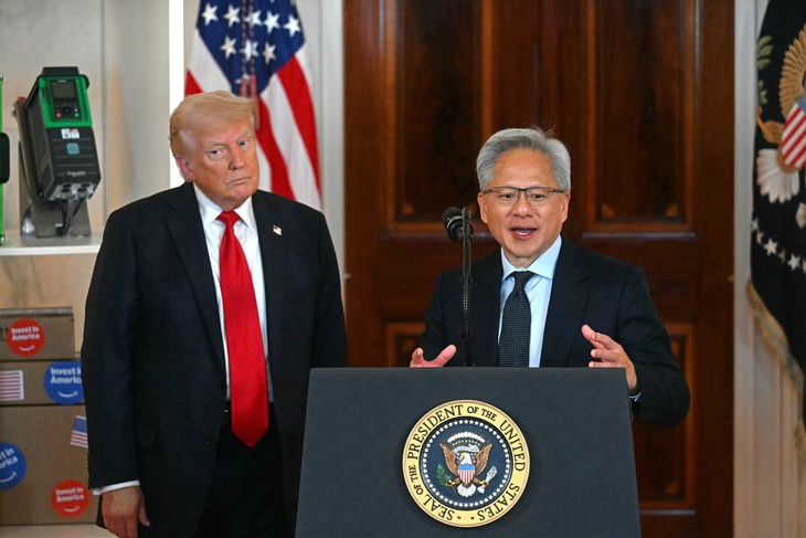 CEO Nvidia: Xã hội cần xây dựng 'chuẩn mực mới' trong thời đại AI - Ảnh 2.