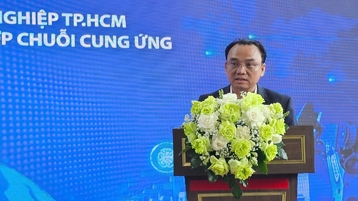 Thông tin này được Phó Trưởng Ban Ban Quản lý các Khu chế xuất và Khu công nghiệp TP.HCM (HEPZA) thông tin tại Diễn đàn "Công nghiệp 4.0 & Chuỗi Cung ứng Thông minh Động lực mới cho TPHCM" do Tạp chí Diễn đàn Doanh nghiệp tổ chức ngày 17-6. - Ảnh 1.