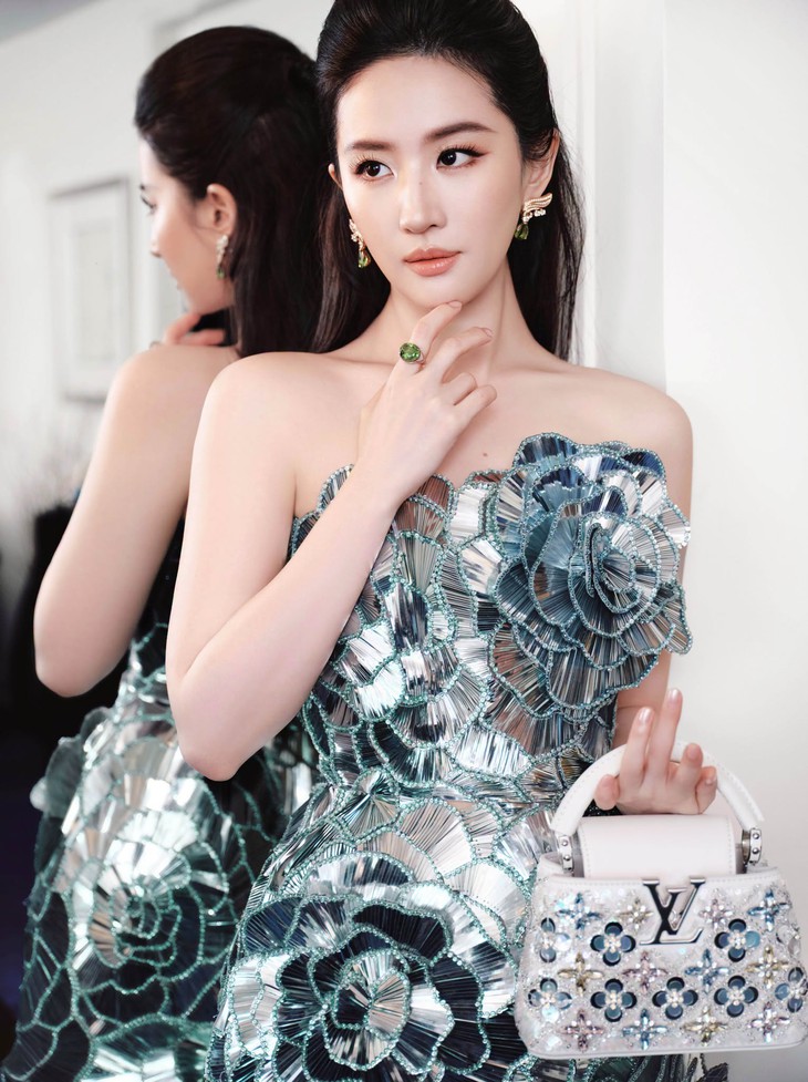 'Tiểu Lưu Diệc Phi' ảnh hưởng thế nào đến sự nghiệp của Lưu Thi Thi và Lưu Diệc Phi? - Ảnh 2.