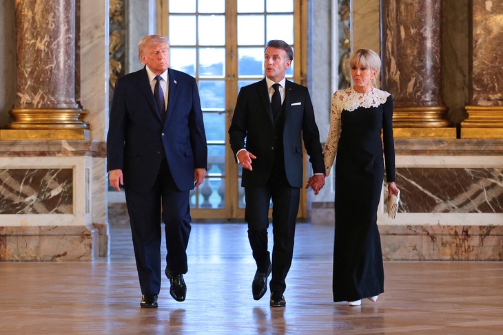Ông Macron dẫn ông Trump tham quan Cung điện Versailles, tiếp đãi thực đơn toàn đặc sản - Ảnh 3.