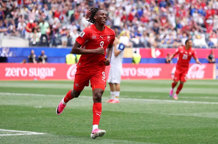 Tiền vệ 20 tuổi của Thụy Sĩ lập kỷ lục World Cup - Ảnh 1.
