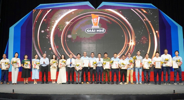 Báo Tuổi Trẻ đoạt 2 giải nhì, 1 giải ba, 1 khuyến khích Giải báo chí Huỳnh Thúc Kháng, thành phố Đà Nẵng - Ảnh 1.