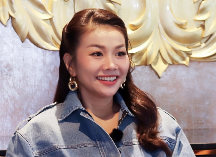 Thanh Hằng: 'Hiếm mẫu 70 tuổi đi catwalk, nhưng điện ảnh cần gừng già'  - Ảnh 1.