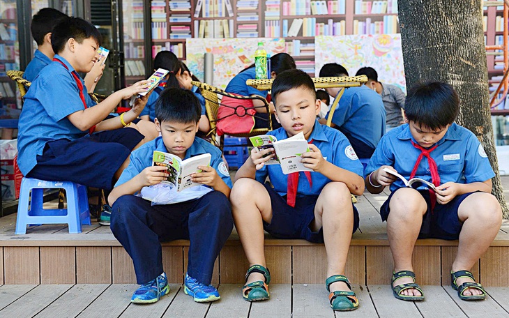 Không thể giao trẻ em cho mạng xã hội: Hội nhóm kéo tuổi teen vào tuyệt vọng - Ảnh 2.