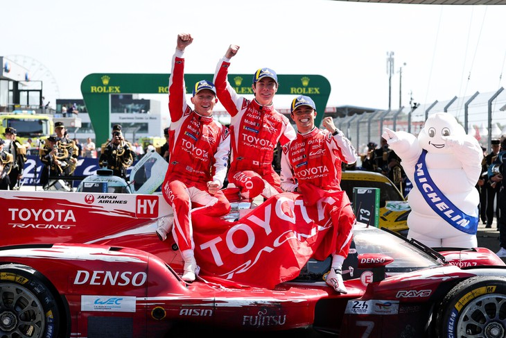 Toyota chấm dứt chuỗi vô địch của Ferrari, chiến thắng 24 Hours of Le Mans 2026 - Ảnh 1.