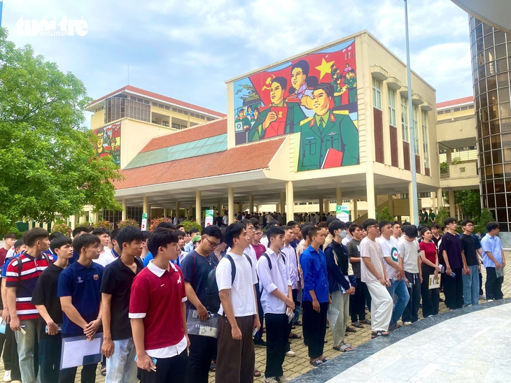 Gần 23.000 thí sinh thi đánh giá năng lực của Bộ Quốc phòng tìm suất vào 23 trường quân đội - Ảnh 2.