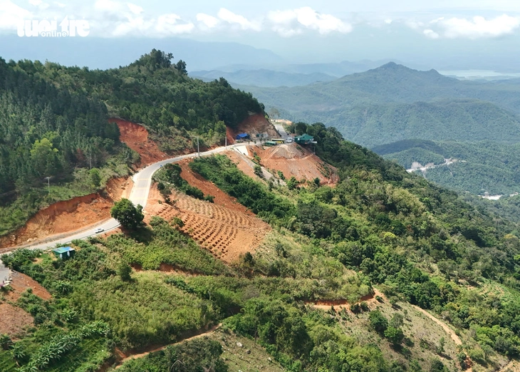 Nhức nhối trình trạng trạm dừng chân trái phép trên đèo Đại Ninh - Ảnh 4.