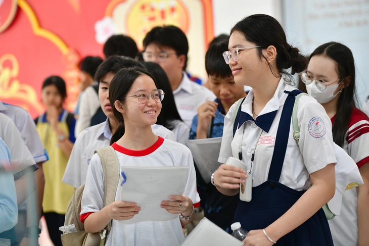 Trường phổ thông Năng khiếu điều chỉnh thời gian nhập học lớp 10 - Ảnh 1.
