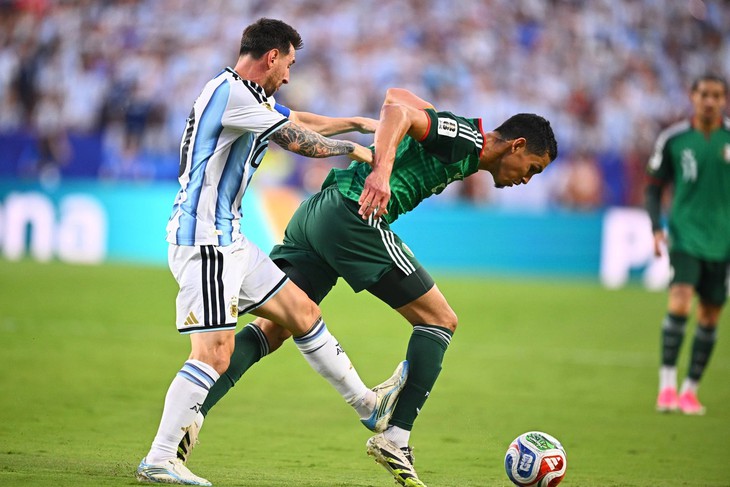 Algeria kiện Messi vì 'chơi xấu' - Ảnh 1.