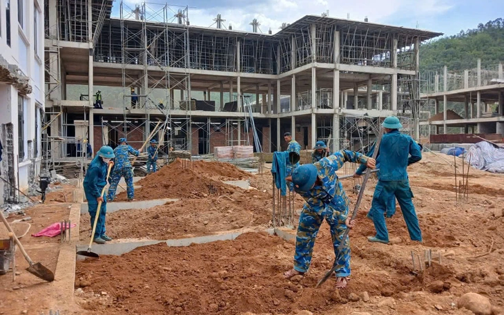 Hơn 1.000 bộ đội đang bám biên giới xây trường nội trú - Ảnh 4.