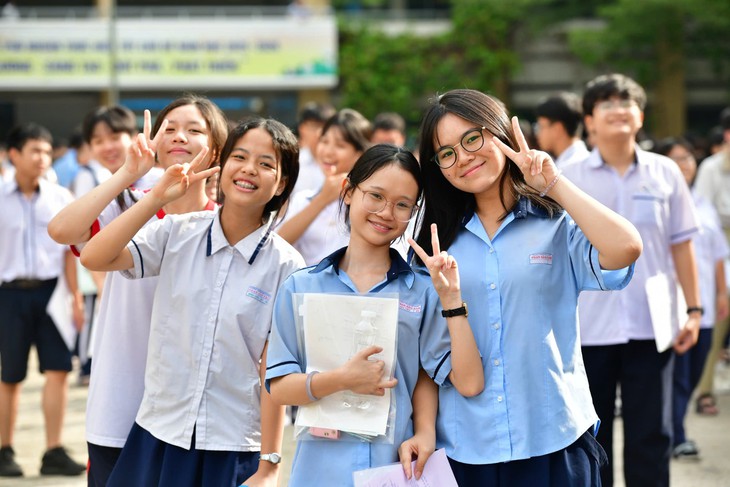 Ngày đầu thi vào lớp 10 ở TP.HCM: Thể hiện rõ tinh thần đổi mới - Ảnh 1. lớp 10 - Ảnh 1.