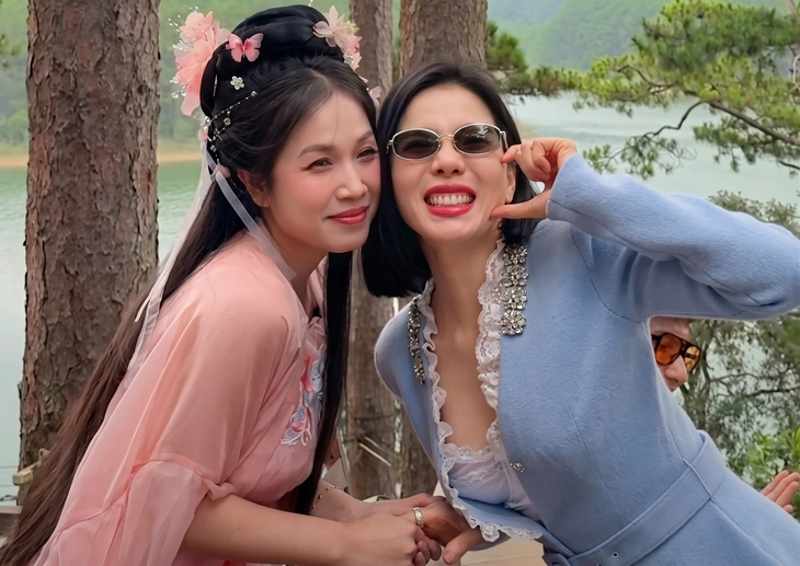 Ca sĩ Lệ Quyên 'bó tay' khi gặp 'Cô Long Đà Lạt'   - Ảnh 1.