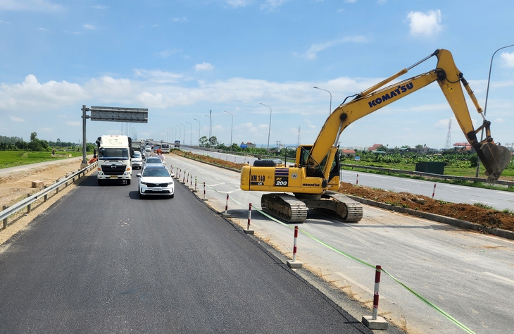 đường cao tốc - Ảnh 1.