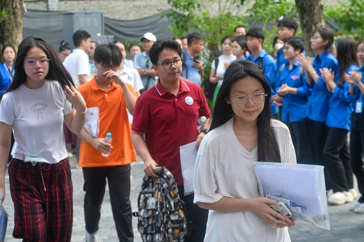 Sở Giáo dục và Đào tạo Hà Nội công bố đáp án thi tuyển sinh vào lớp 10 năm học 2026-2027 - Ảnh 1.