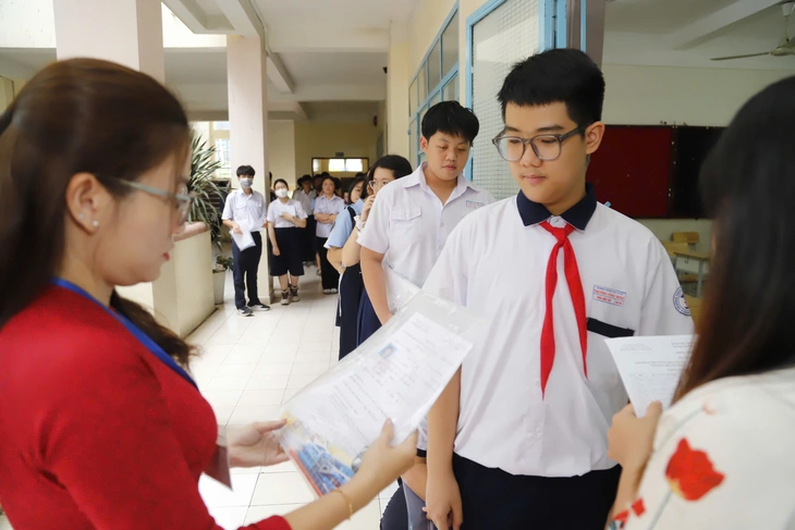 79 trường ở TP.HCM tuyển sinh bổ sung lớp 10 công lập, học sinh nào được đăng ký? - Ảnh 1.